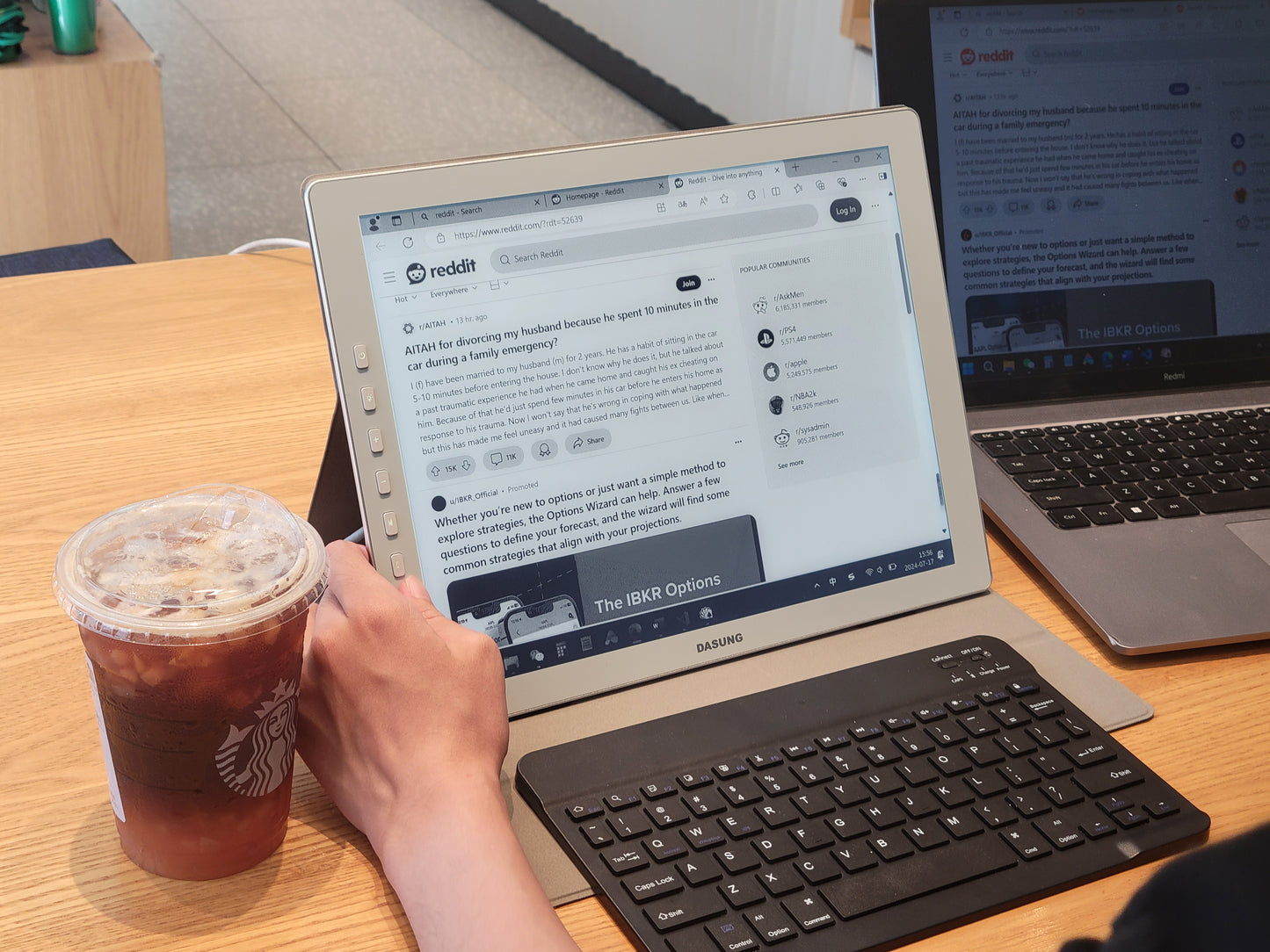 DASUNG Paperlike 103: The World's First 60Hz E-ink Monitor
