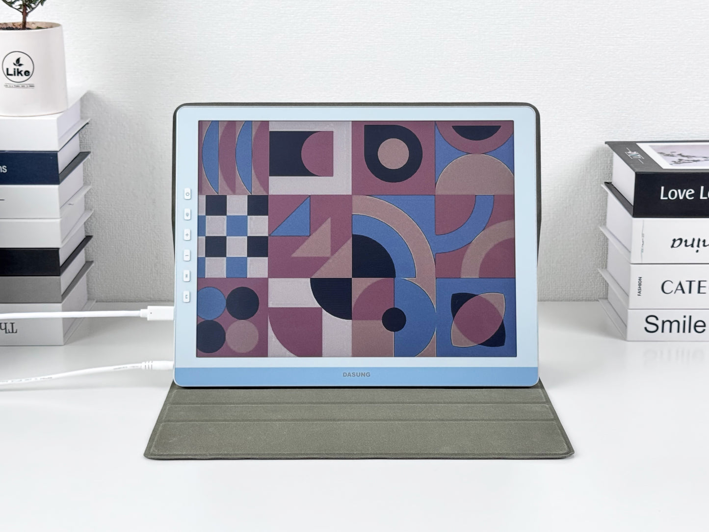 DASUNG Paperlike 13K: The World's First 13.3-inch 37Hz Color E-ink Monitor